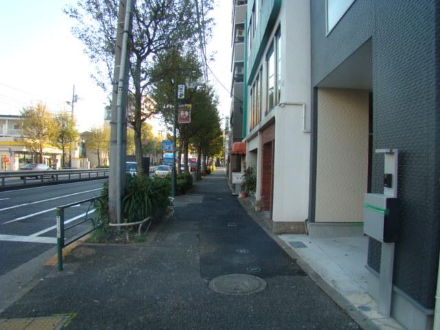 Local photos, including front road. Local (11 May 2013) Shooting