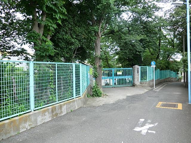 Primary school. 851m to Suginami Ward Suginami second elementary school