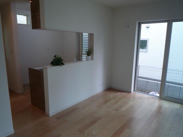 Same specifications photos (living)