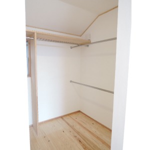 Receipt. Walk-in closet