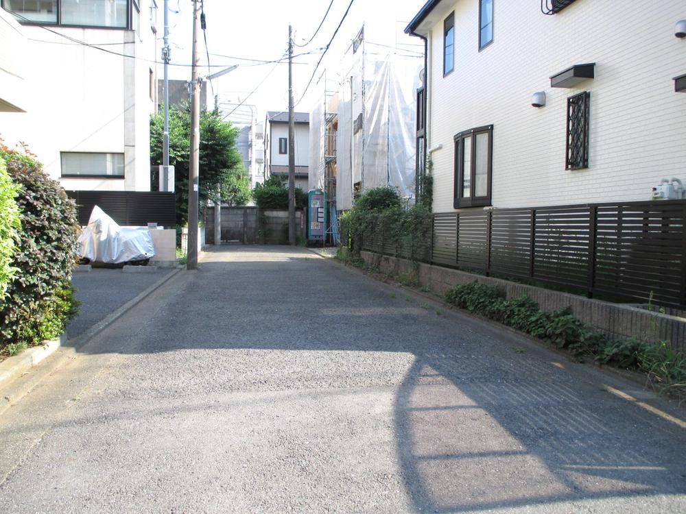 Local photos, including front road. Local (10 May 2013) Shooting