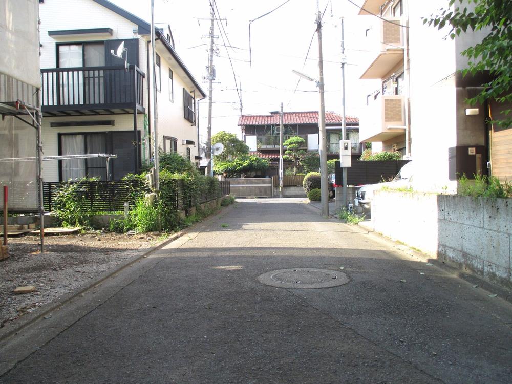 Local photos, including front road. Local (10 May 2013) Shooting