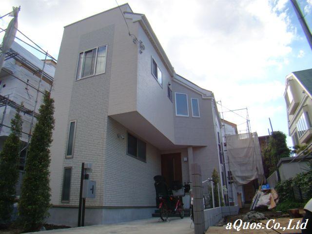 Local appearance photo. Local (10 May 2013) Shooting