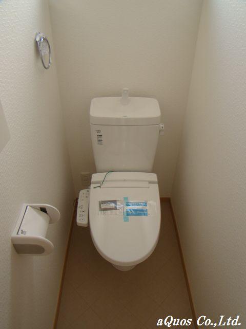 Toilet. Indoor (10 May 2013) Shooting