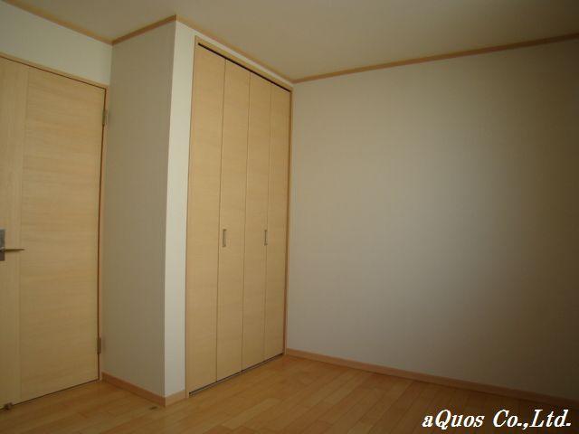 Non-living room. Indoor (10 May 2013) Shooting