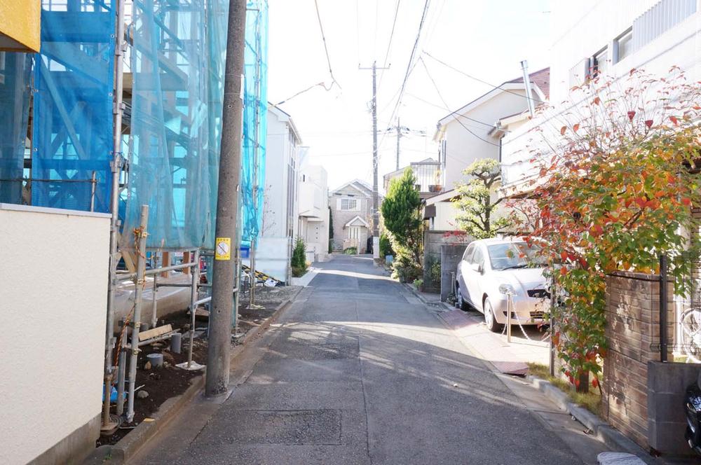 Local photos, including front road. Front west road