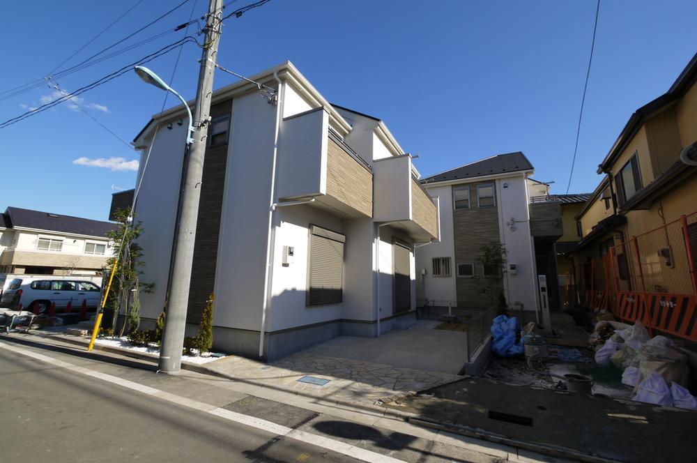 Local appearance photo. Local (12 May 2013) Shooting