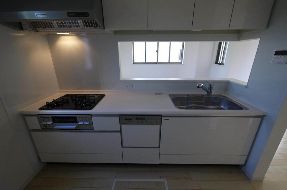 Kitchen. Indoor (12 May 2013) Shooting