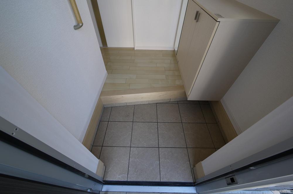 Entrance. Local (12 May 2013) Shooting