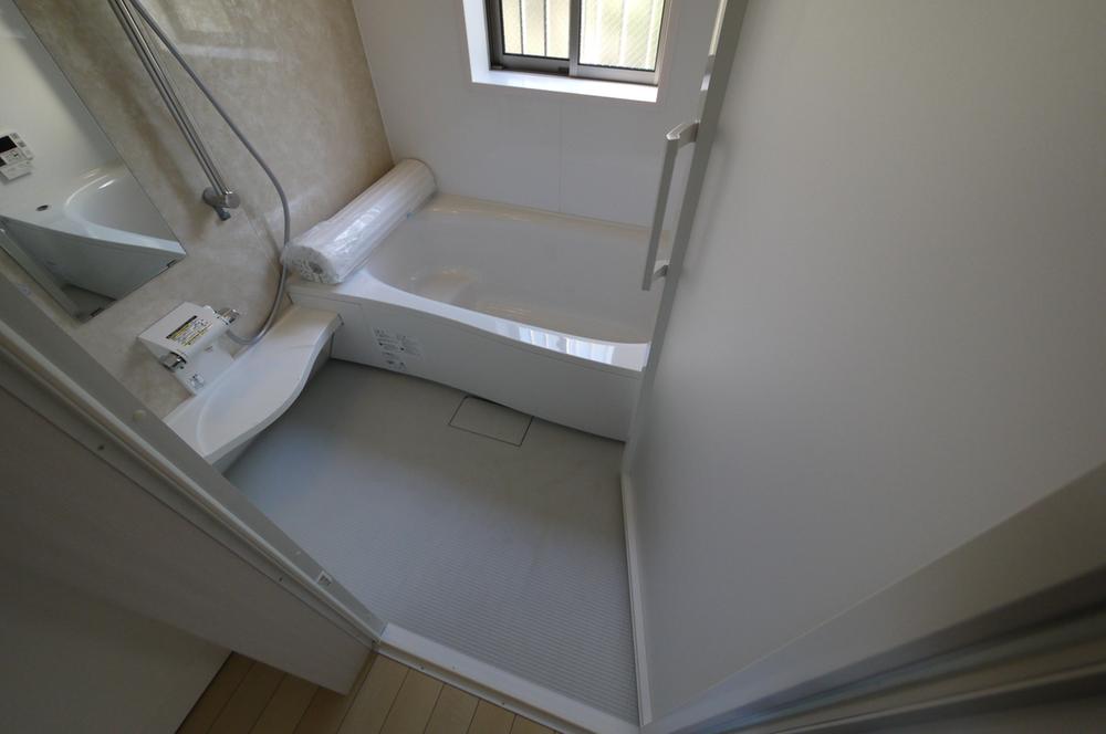 Bathroom. Indoor (12 May 2013) Shooting