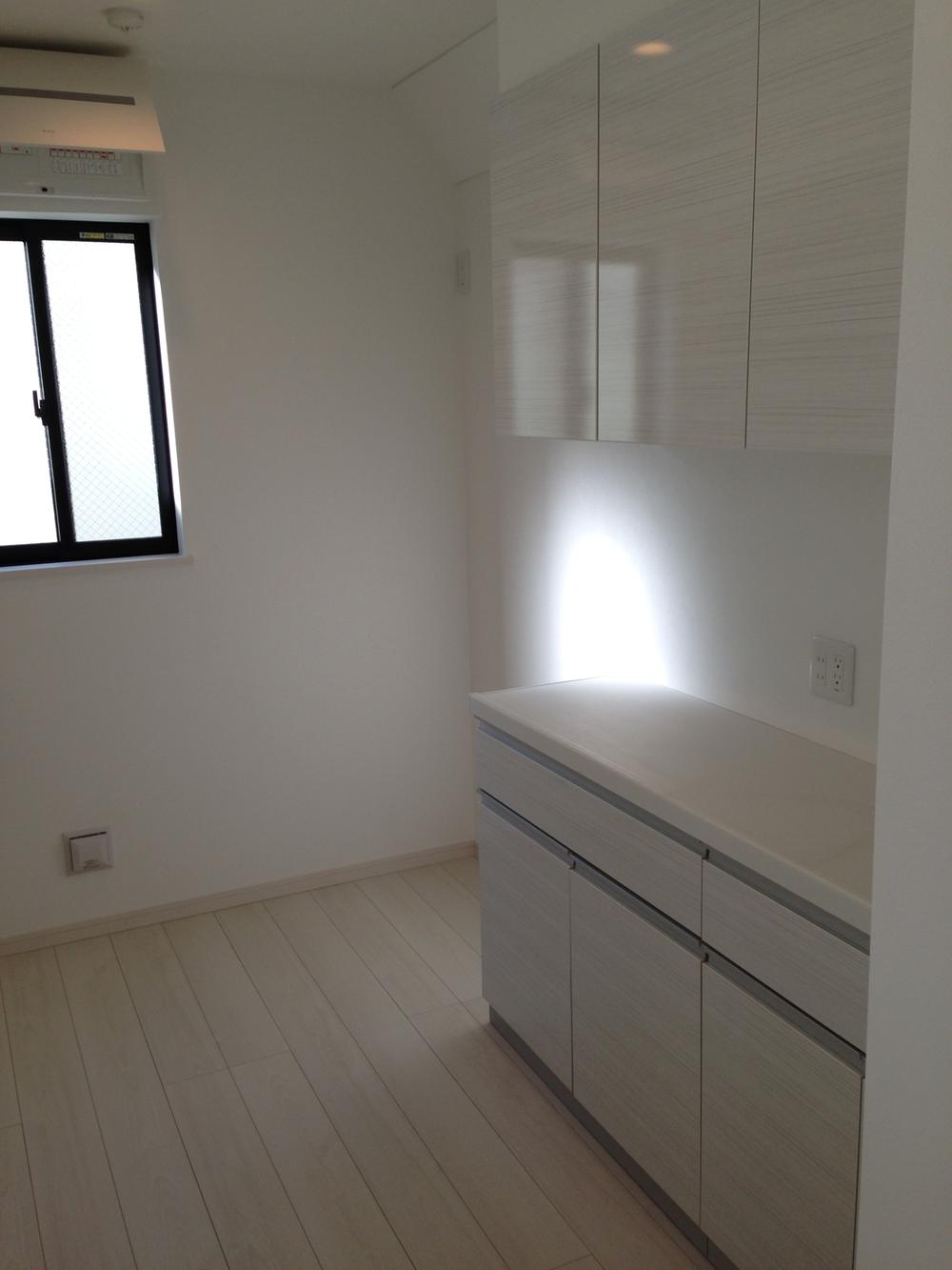 Kitchen. Indoor (11 May 2011) Shooting