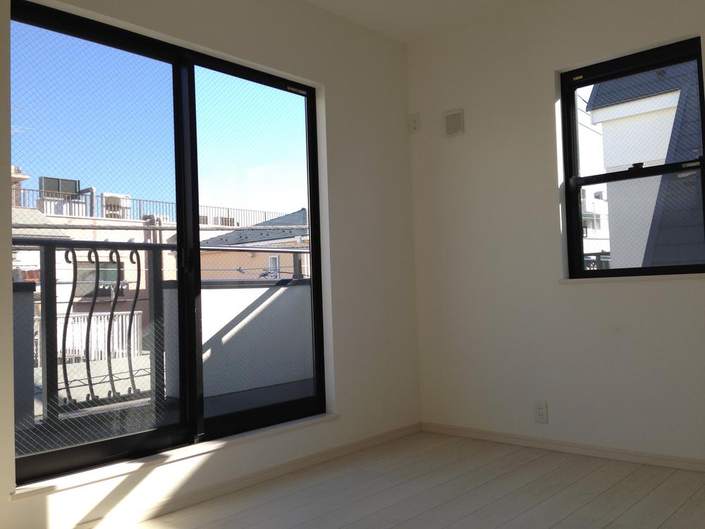 Non-living room. Indoor (11 May 2011) Shooting