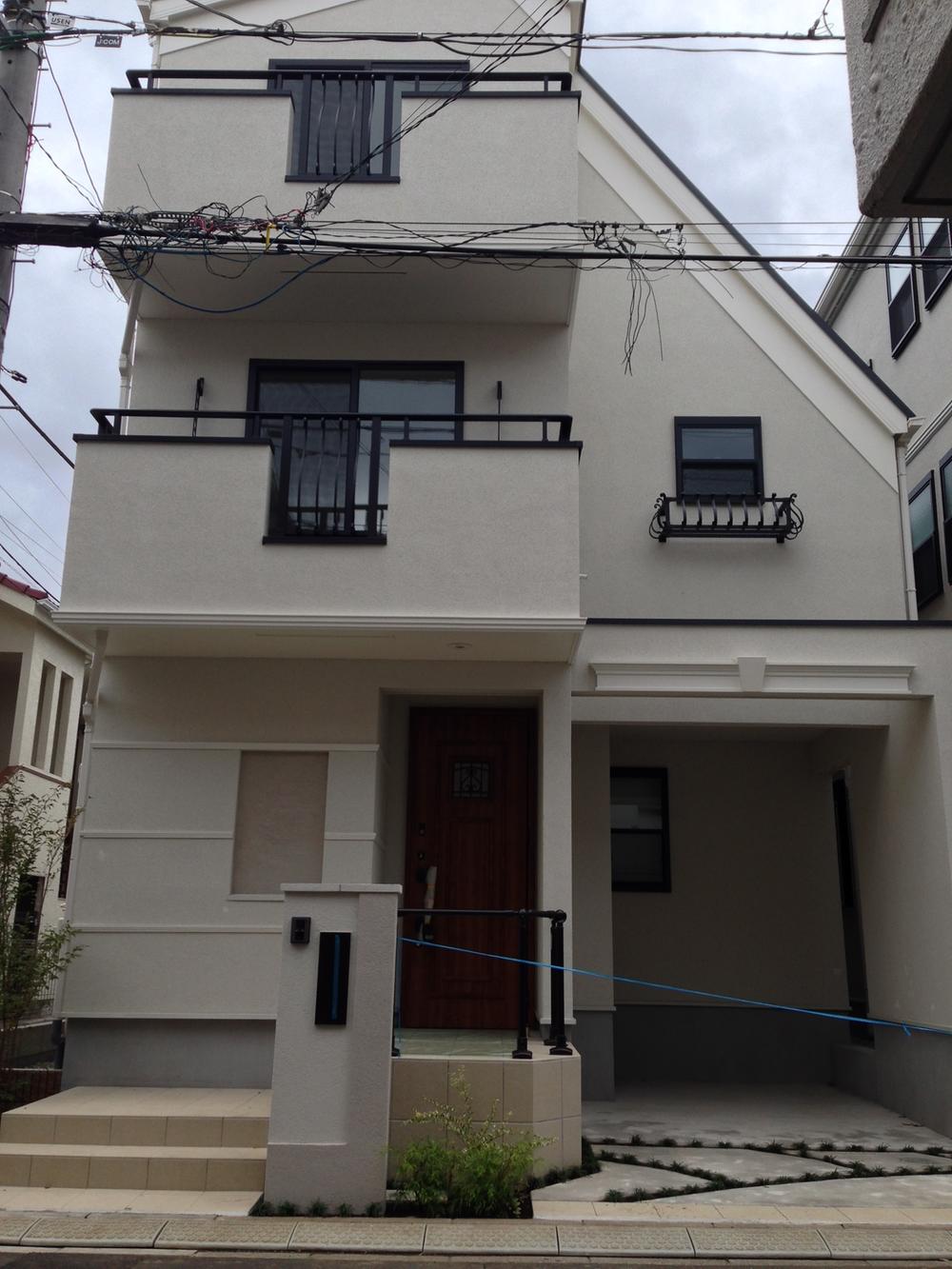 Local appearance photo. Appearance (11 May 2011) Shooting