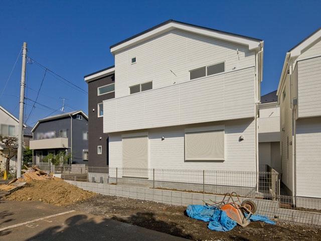 Local appearance photo. 5 Building During construction