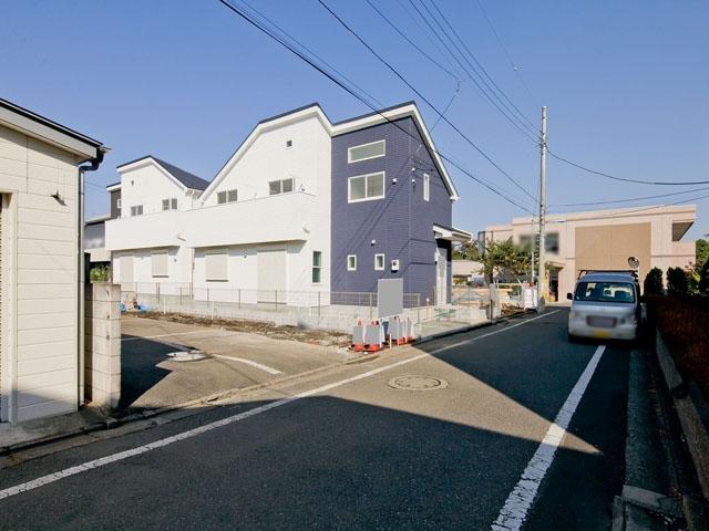 Local appearance photo. Site landscape and contact road situation During construction