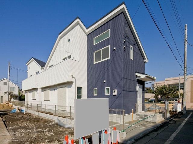 Local appearance photo. 4 Building During construction