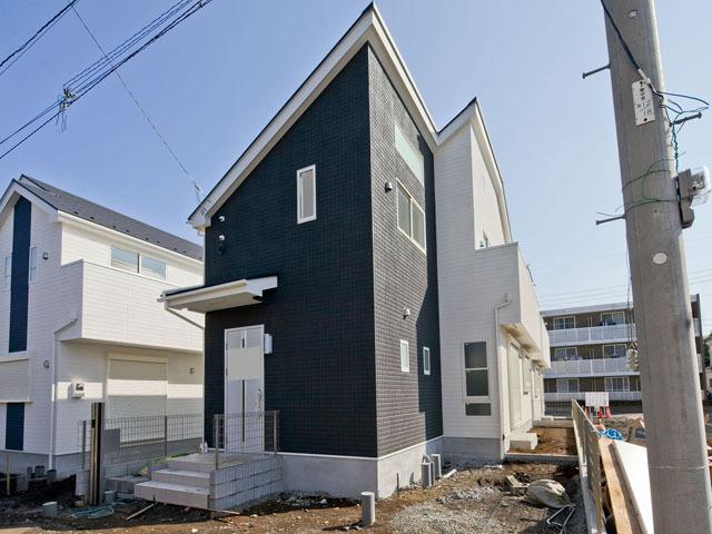 Local appearance photo. 5 Building During construction