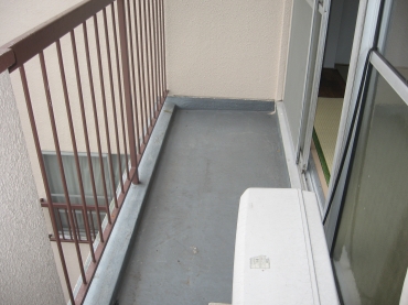 Balcony. ☆ Laundry worry spacious on the balcony ☆