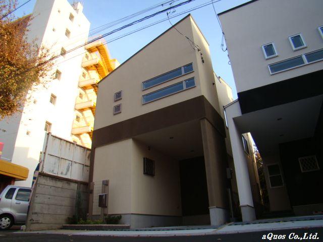 Local appearance photo. Local (12 May 2013) Shooting