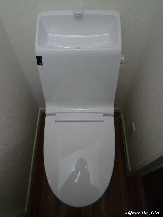 Toilet. Indoor (12 May 2013) Shooting