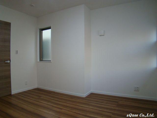 Non-living room. Indoor (12 May 2013) Shooting