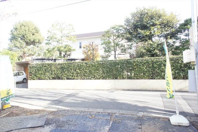 Local photos, including front road. Indoor (December 16, 2013) Shooting