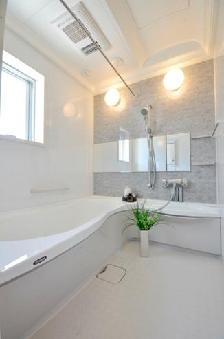 Bathroom. Bathroom to heal fatigue of the day. Standard equipped with a bathroom ventilation heating dryer. (Same specifications)