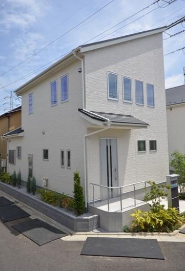 Local appearance photo. 18 Building appearance (H25.7_Tsukisatsuei)