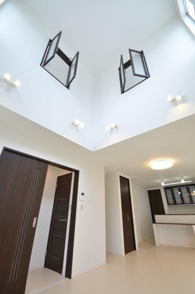 Living. 18 Building Living (H25.7_Tsukisatsuei)