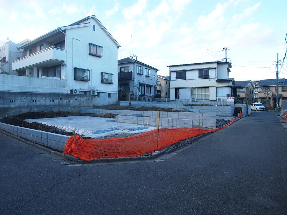 Local appearance photo. Local (12 May 2013) Shooting