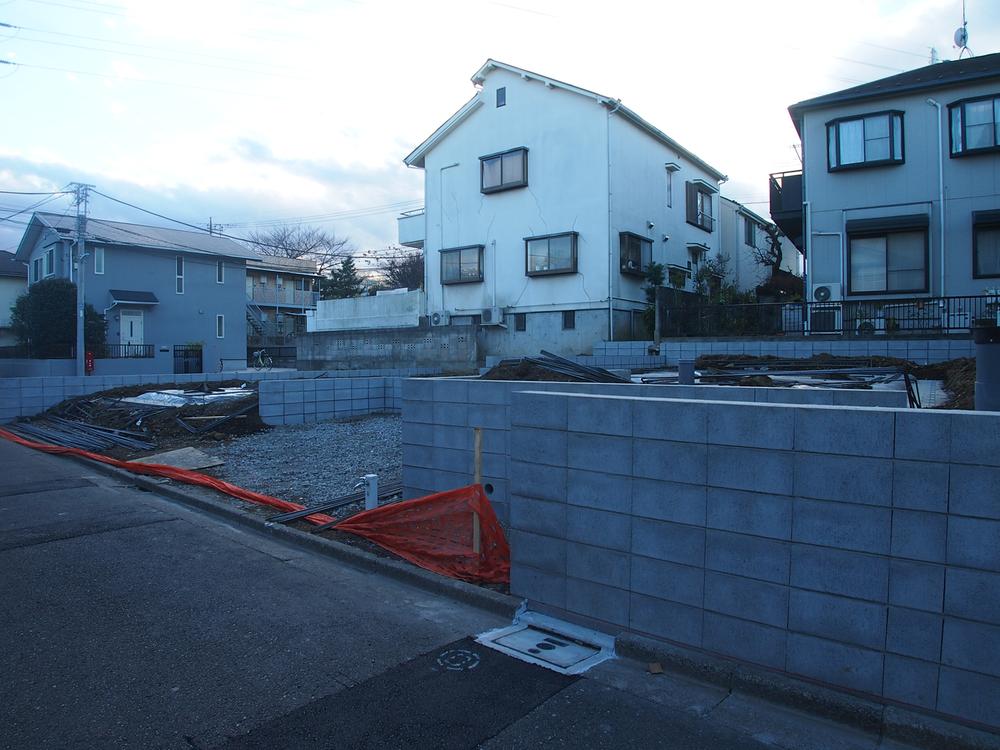 Local photos, including front road. Local (12 May 2013) Shooting