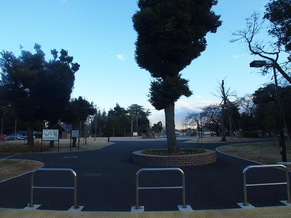 park. 320m until Wada moat park