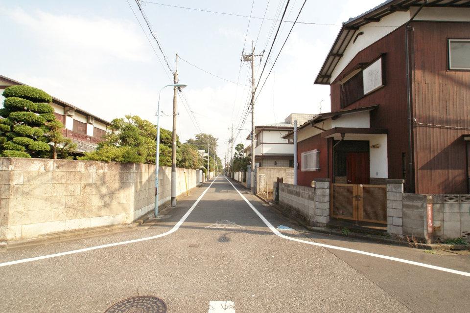 Local photos, including front road. Popular in Suginami fulfilling to welfare.