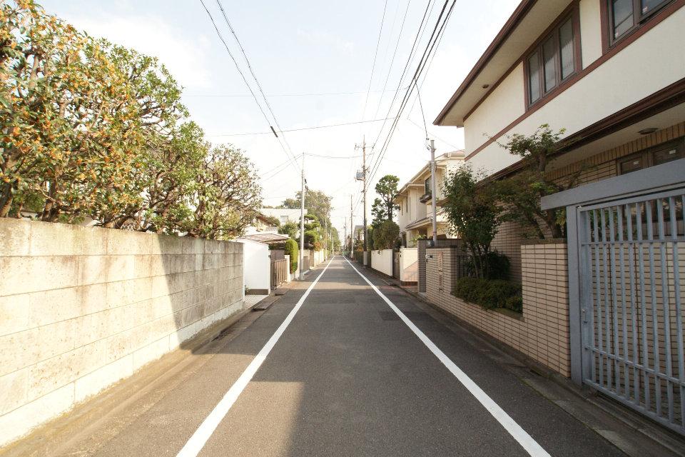 Local photos, including front road. You can also access to Ogikubo.