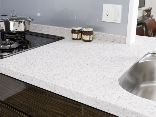 Kitchen.  [Artificial marble countertops] The counter top, beautifully, Also adopted an easy artificial marble maintenance. It will produce the upscale kitchen.  ※ Furniture in what was following photos are all (A-A-1 type) shoot (September 2011) ・ Furniture etc. option specification is not included in the sale price.