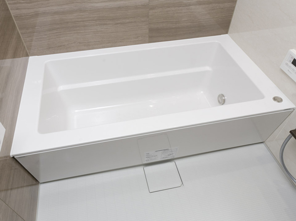 Bathing-wash room.  [Large unit bus] Serving bathing leisurely, It has adopted a large unit bus of about 1.4m × about 1.8m. Is a low-floor type with consideration to safety.