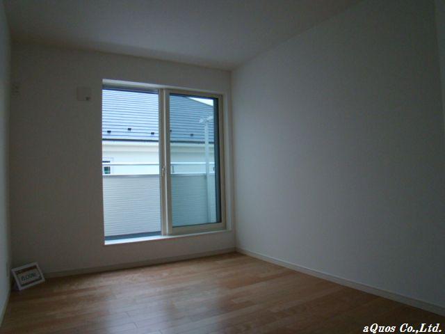 Non-living room. Indoor (11 May 2013) Shooting