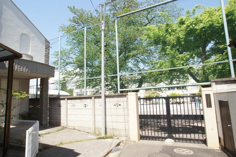 Primary school. 601m to Suginami Ward Takaido fourth elementary school