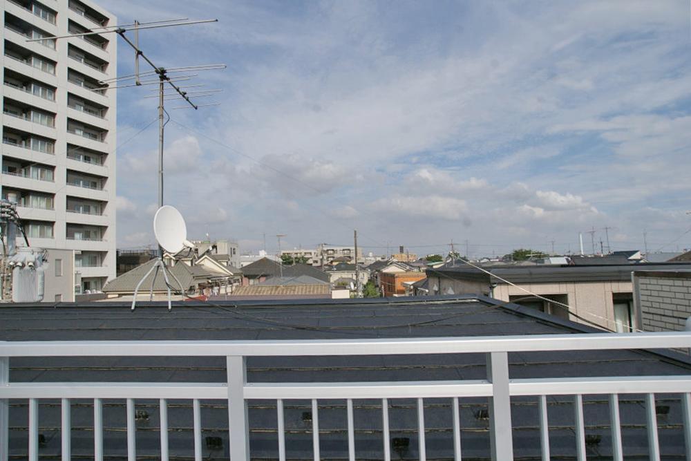 View photos from the dwelling unit. Indeed! Is the view from the balcony.