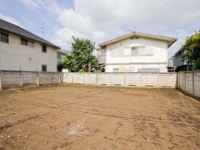 Local appearance photo. When the vacant lot