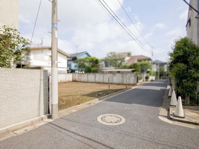 Local photos, including front road. Contact road situation When the vacant lot