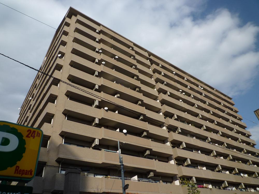 Local appearance photo. Local (January 2012) shooting