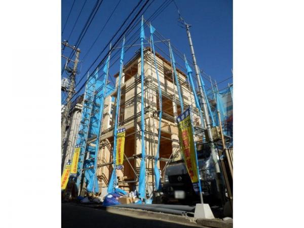 Local appearance photo. Local (11 May 2013) Shooting