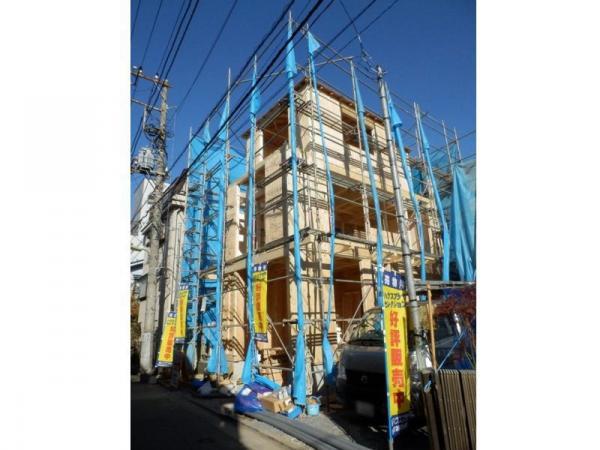 Local appearance photo. Local (11 May 2013) Shooting