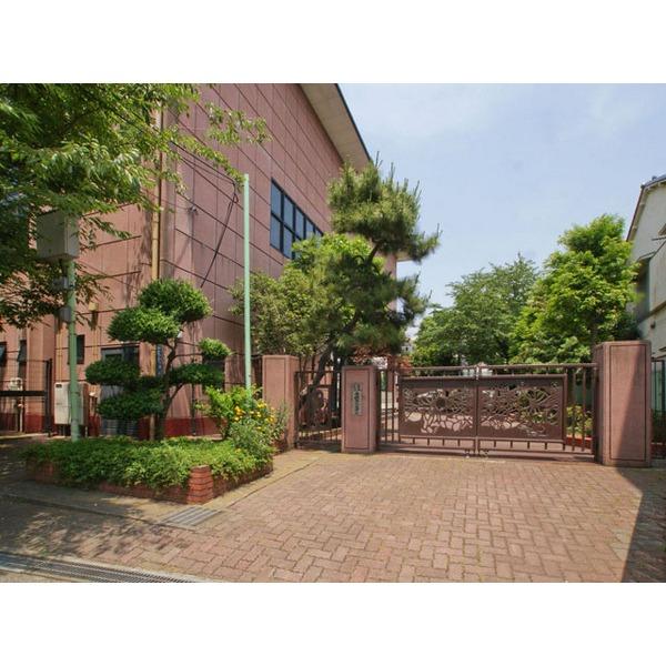 Junior high school. 154m to Sumida Tatsuware 嬬第 two junior high school