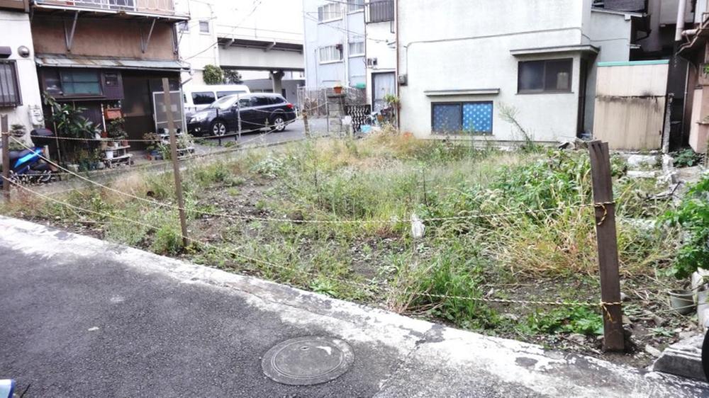 Local photos, including front road. Local (11 May 2013) Shooting