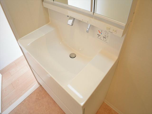 Wash basin, toilet. There is also depth wash bowl