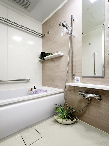 Directions to the model room (a word from the person in charge)