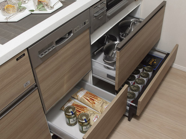 Kitchen.  [Sliding cabinet] To be drawn, Soft-close function with cabinet close to the quiet.