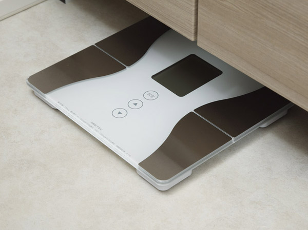 Bathing-wash room.  [Health meter space] At the bottom of the wash basin, Secure a space that is clean and matches such as health meter.